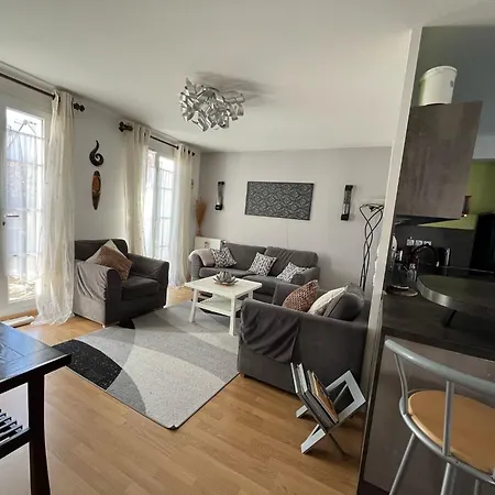 Hesperides 5 Mins De Disneyland Paris